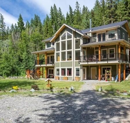 Peaks Bed And Breakfast Sun Peaks Exteriör bild